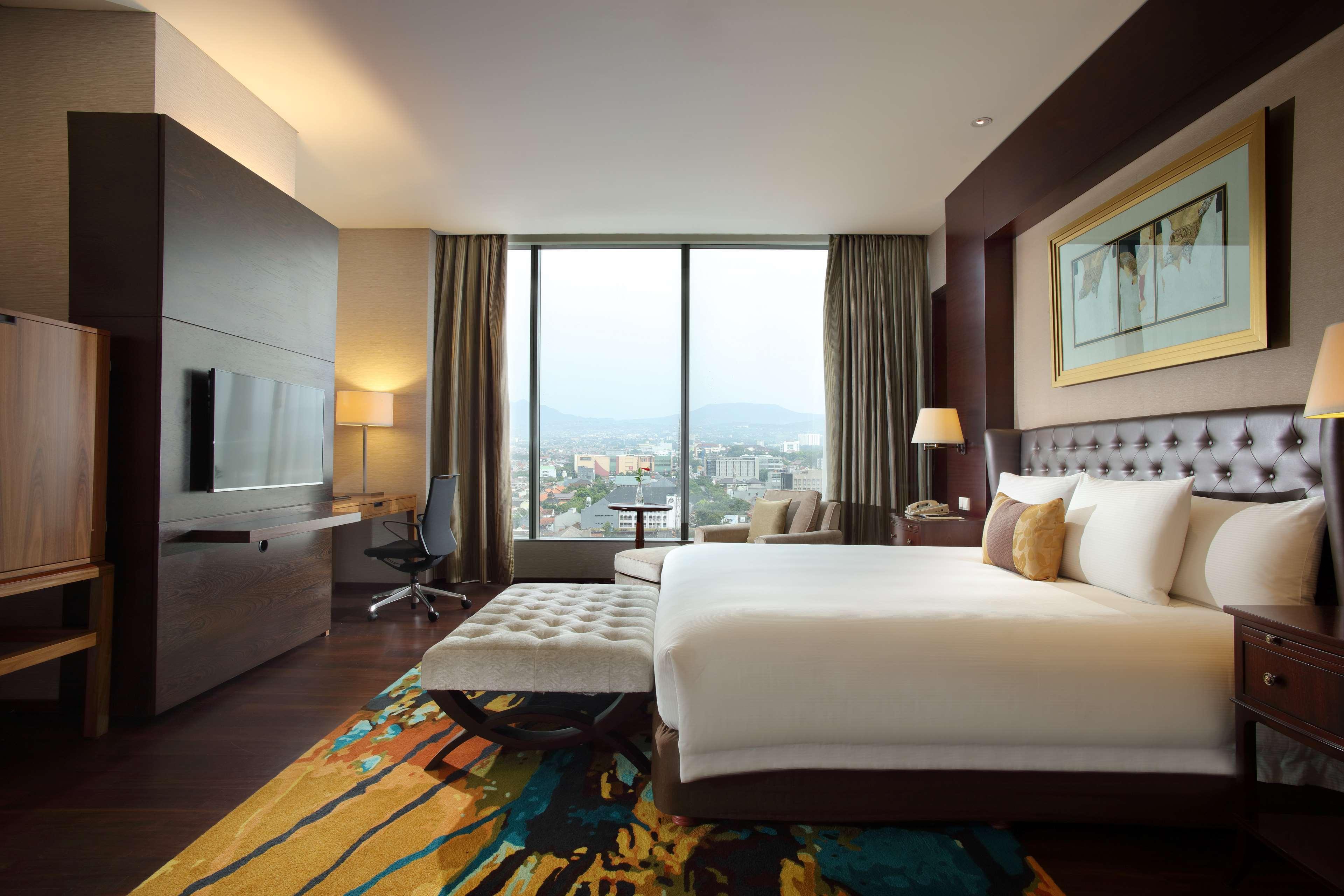 Hilton Bandung Hotell Eksteriør bilde