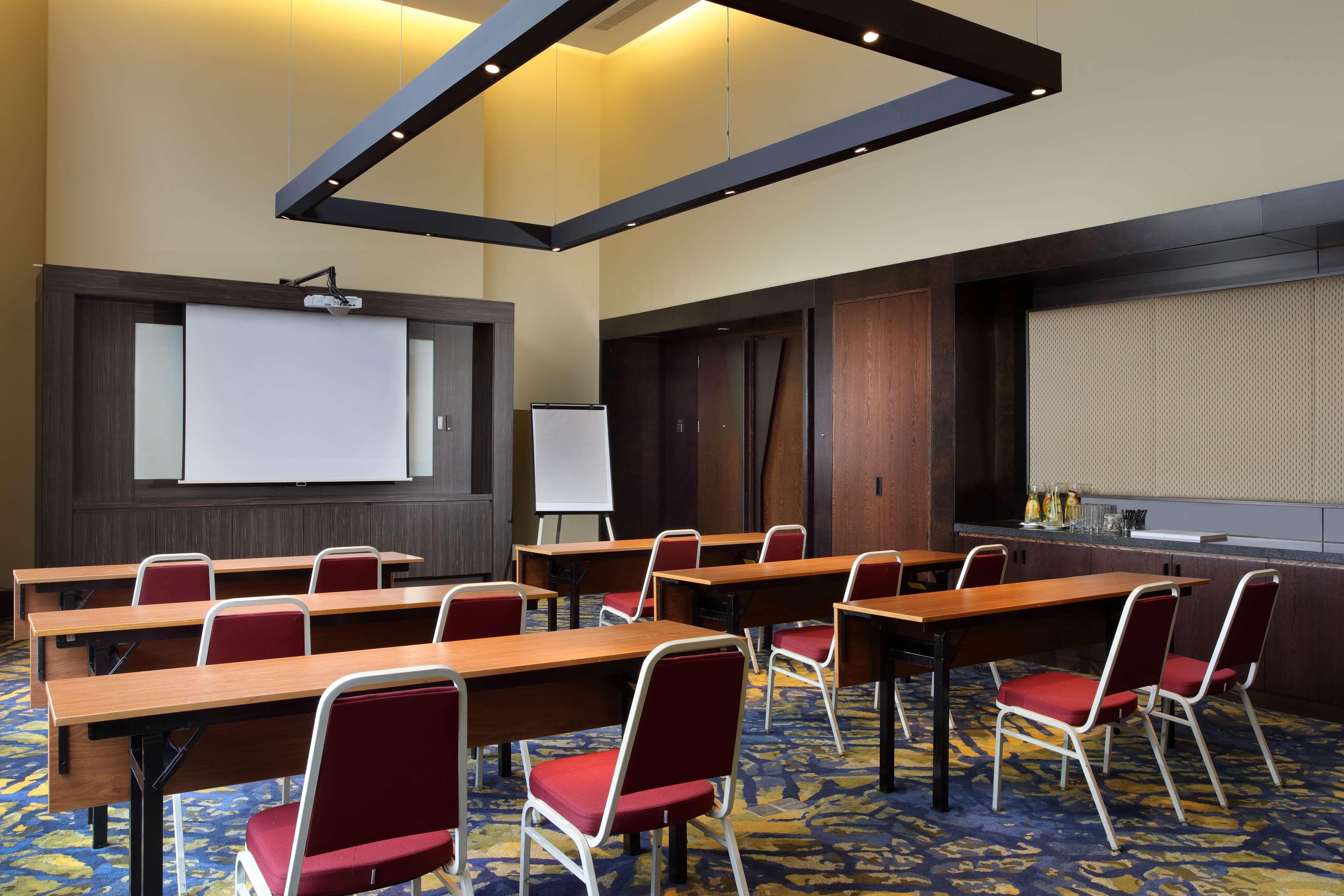 Hilton Bandung Hotell Eksteriør bilde