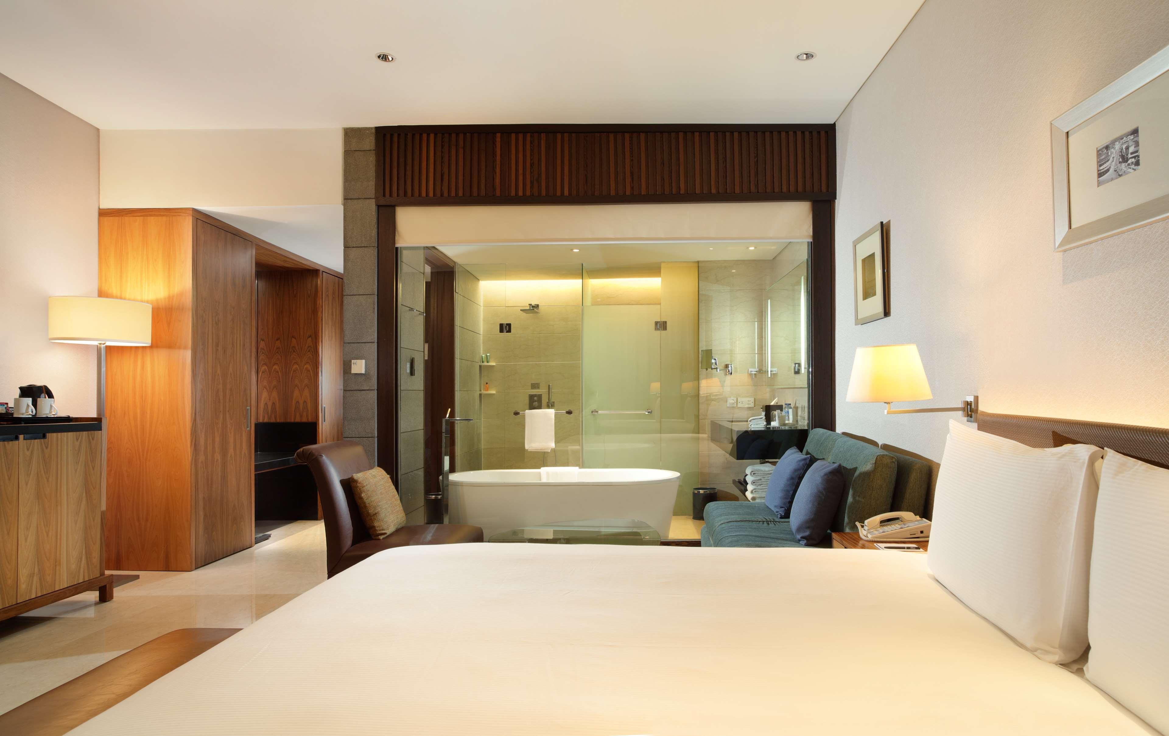 Hilton Bandung Hotell Eksteriør bilde