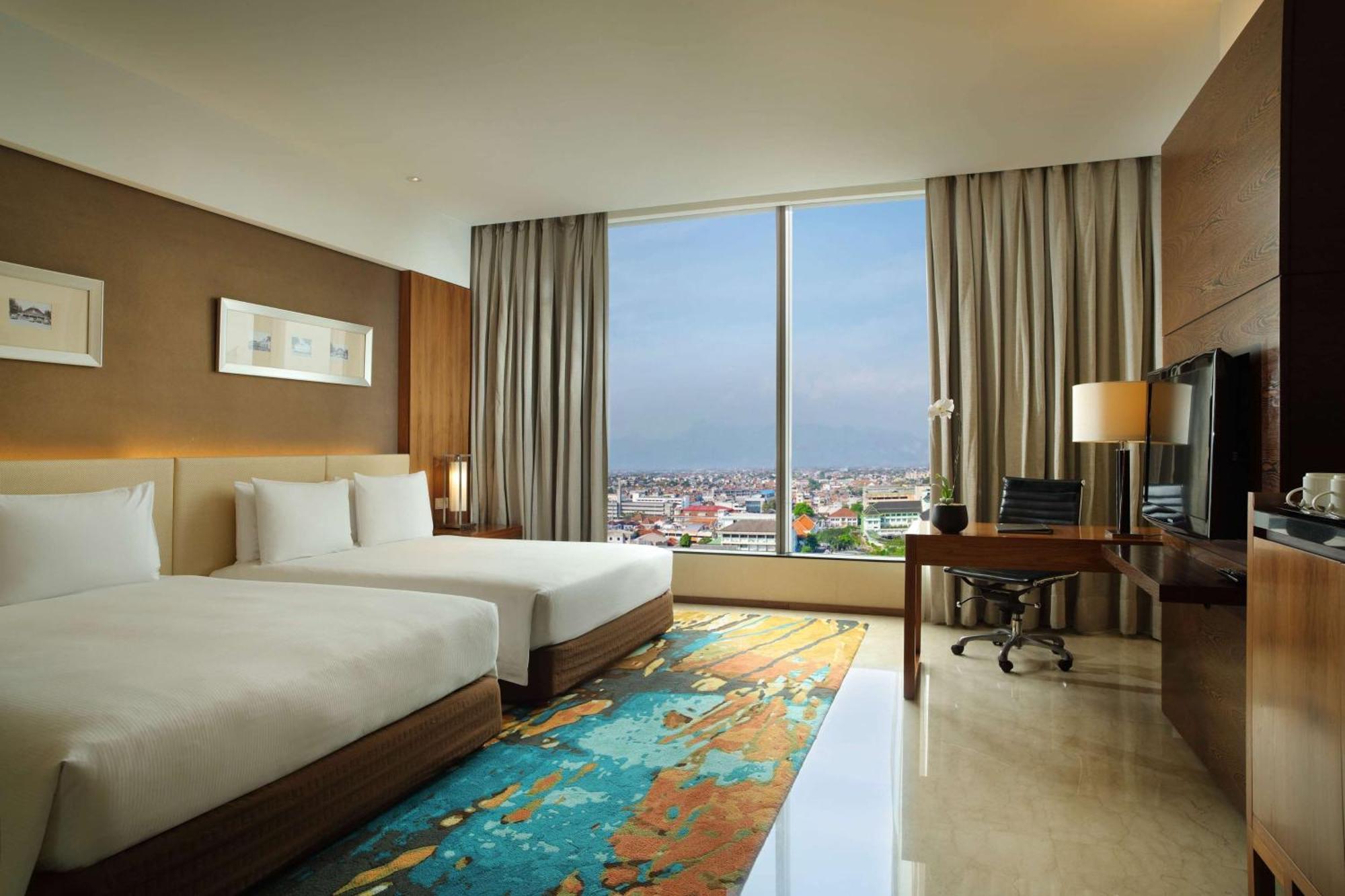 Hilton Bandung Hotell Eksteriør bilde